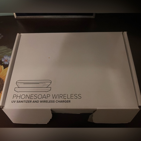 Phonesoap wireless sanitizer - Picture 2 of 3
